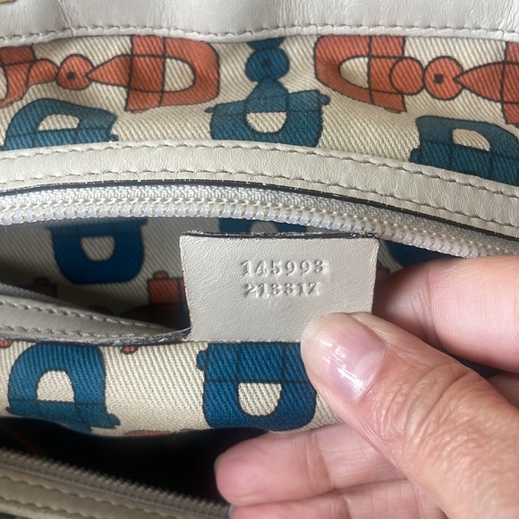 Gucci White Guccissima Leather Medium Punch Tote - Picture 16 of 16